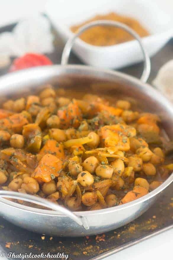 Vegan chickpea curry side shot