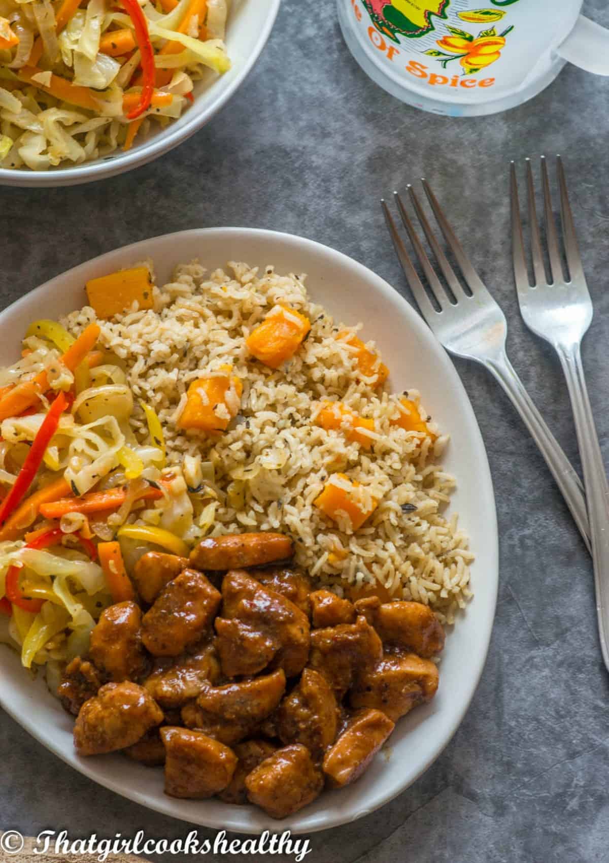medley of meat and rice with 2 forks