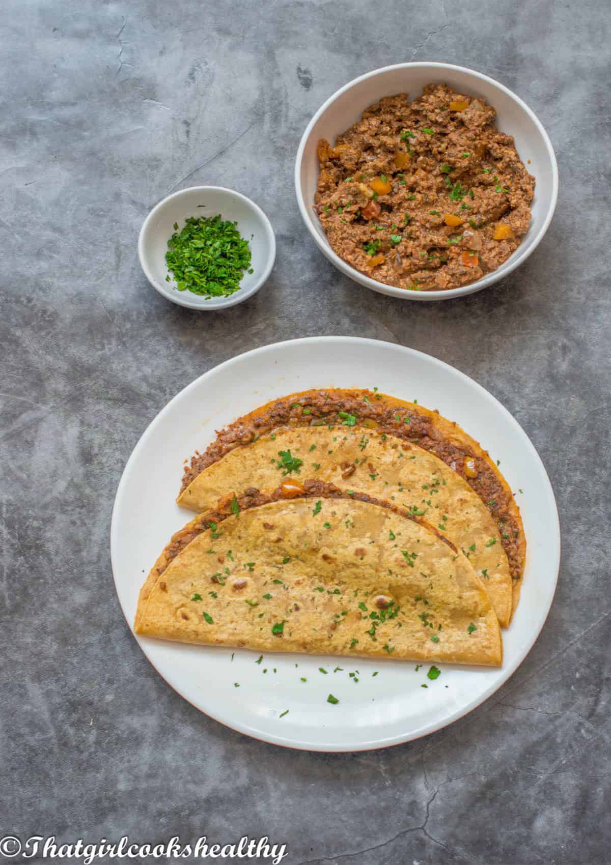 2 tacos with garnish